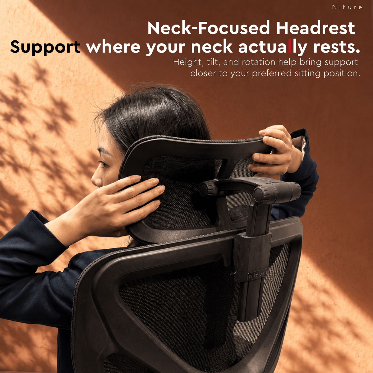 Hammock 1 adjustable neck-focused headrest