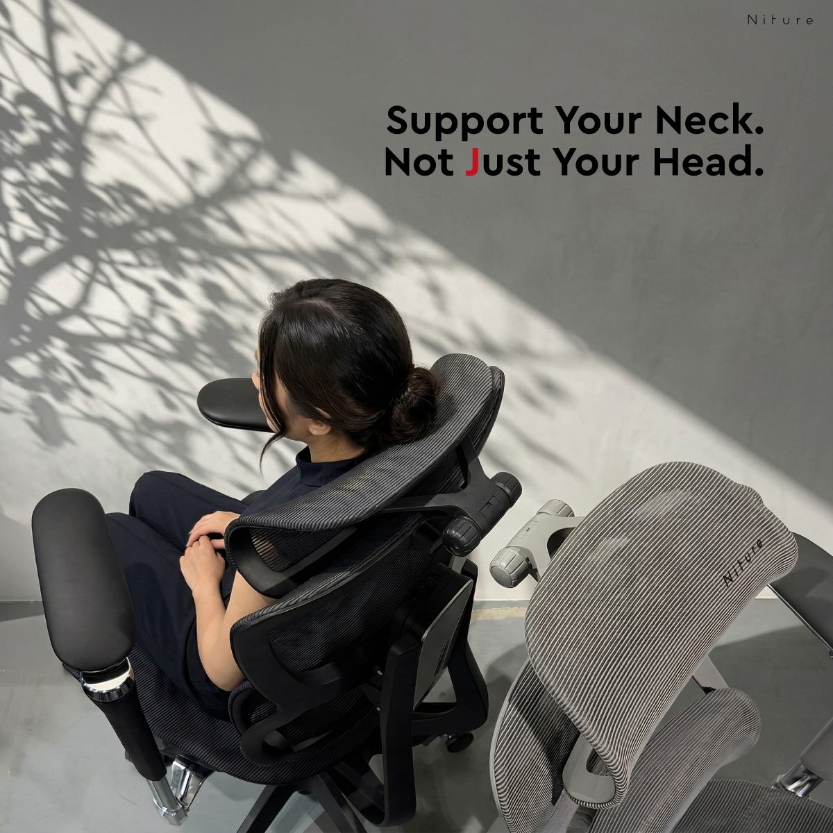 SINC neck-focused headrest supporting the neck during recline